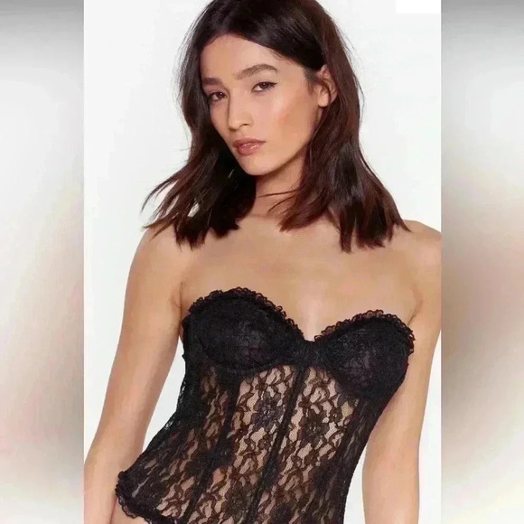 New with tags nasty gal let love take it’s lace black corset top in size 10 - Picture 5 of 6